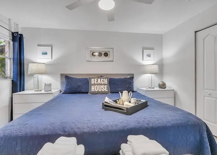 2Bed 1Bath Suite Minutes To Downtown, Beaches, Restaurants, Theaters And More
