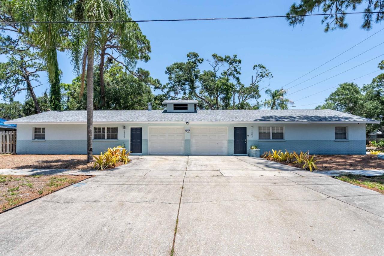 Apartment 2bed 1bath Minutes To Downtown, Beaches, Restaurants, Theaters And *