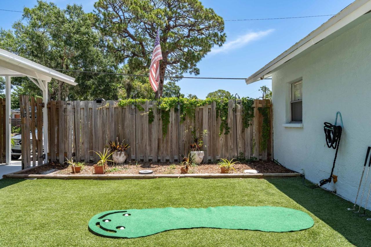 2bed 1bath Minutes To Downtown, Beaches, Restaurants, Theaters And Apartment *