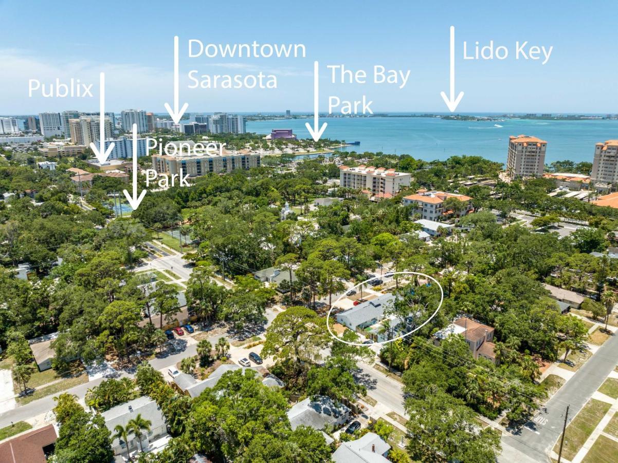 Apartment 2bed 1bath Minutes To Downtown, Beaches, Restaurants, Theaters And *