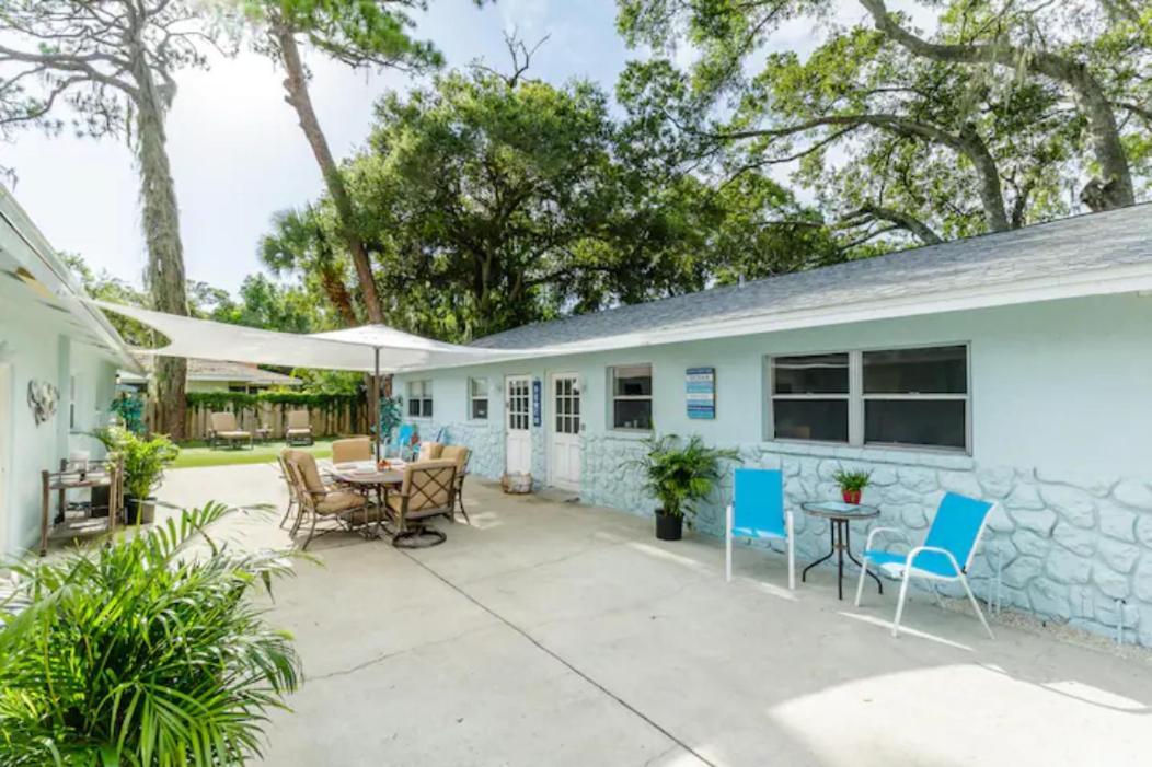 2bed 1bath Minutes To Downtown, Beaches, Restaurants, Theaters And *